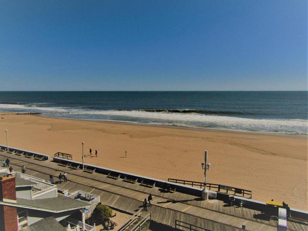 Americana Hotel Boardwalk photo