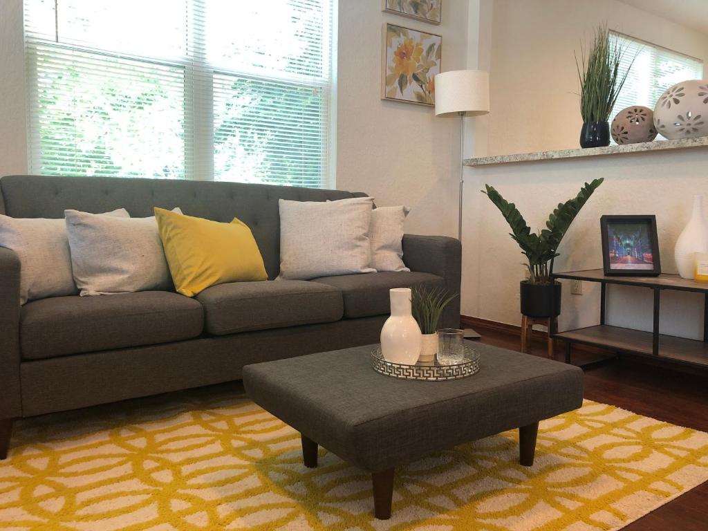 OU-Walk to Campus , Downtown ; Designer Studio, Oklahoma City