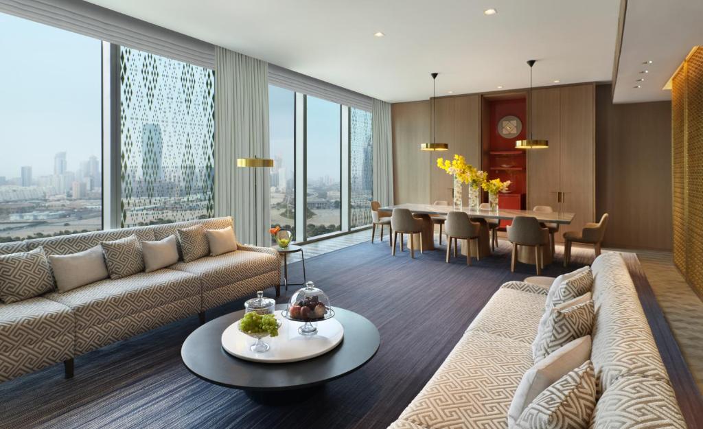 フォーシーズンズ ホテル クウェート アット ブルジュ アルシャヤ (Four Seasons Hotel Kuwait at Burj Alshaya)