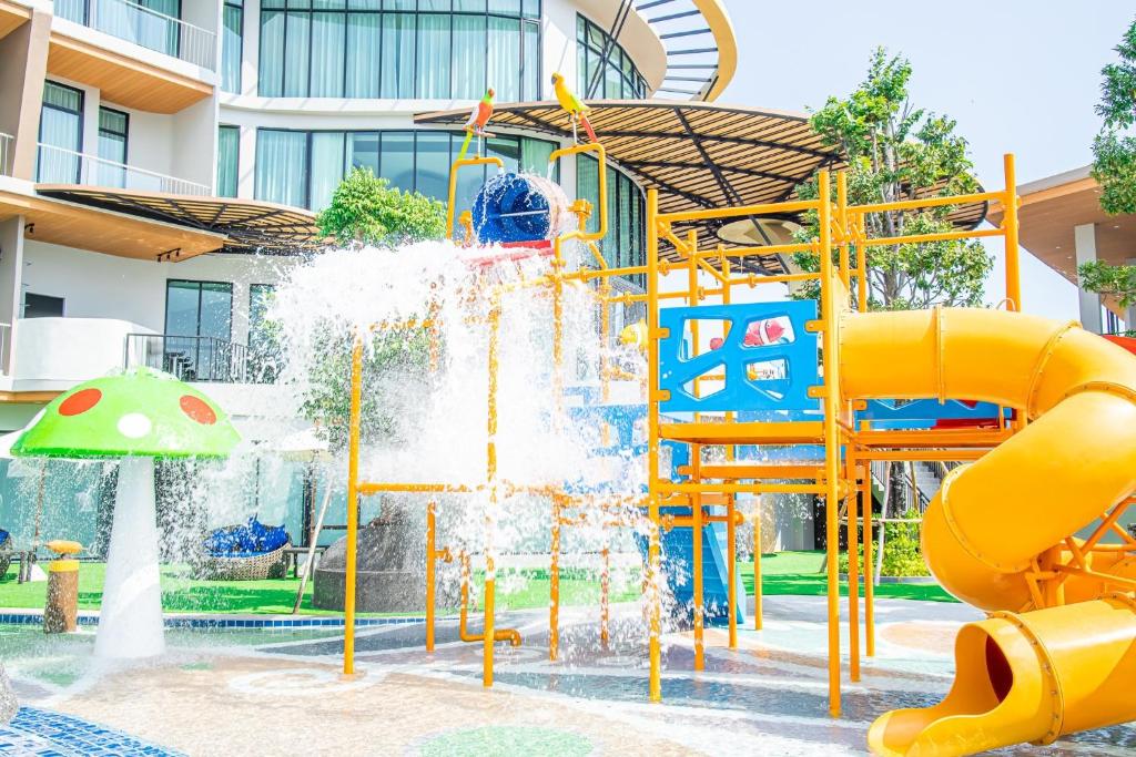 エルマス チャアム デザイン ホテル (Elmas Cha-Am Design Hotel) ウォーターパーク