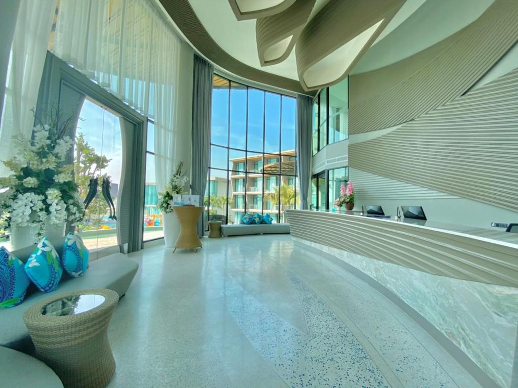 エルマス チャアム デザイン ホテル (Elmas Cha-Am Design Hotel) フロント・ロビー