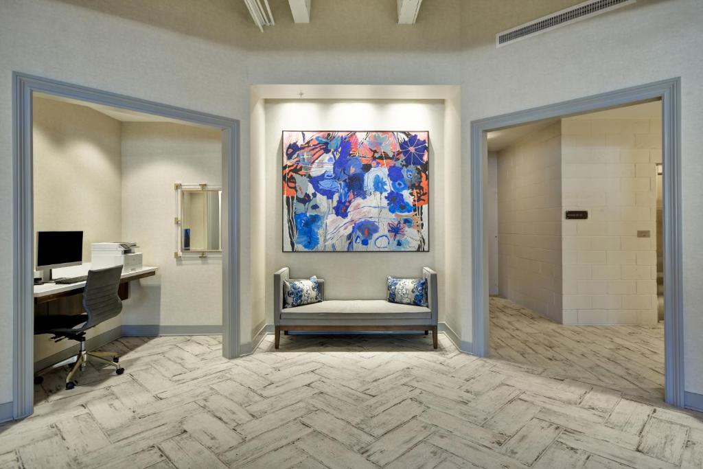 Indigo Kansas City - The crossroads photo