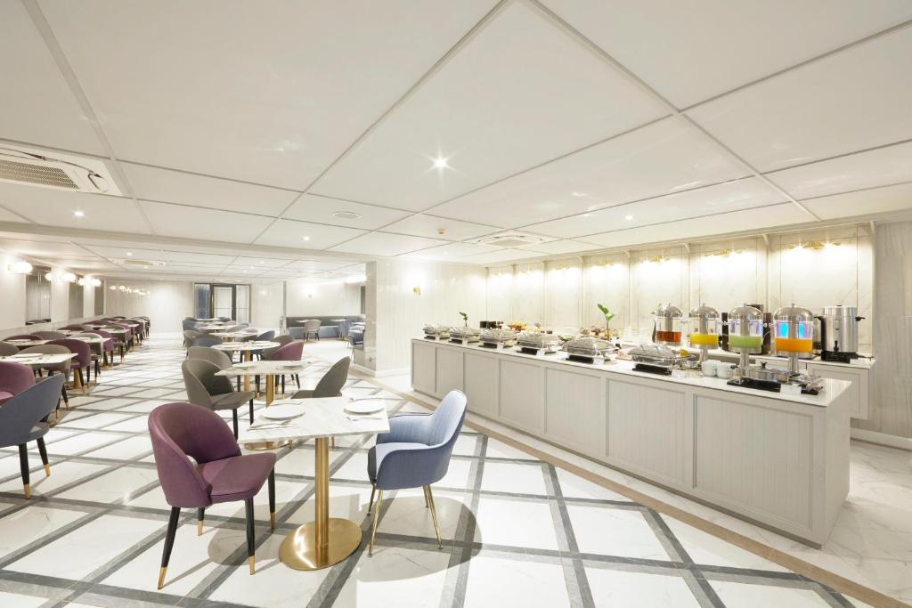 ザ クォーター プルンチット バイ UHG (The Quarter Ploenchit by UHG) レストラン