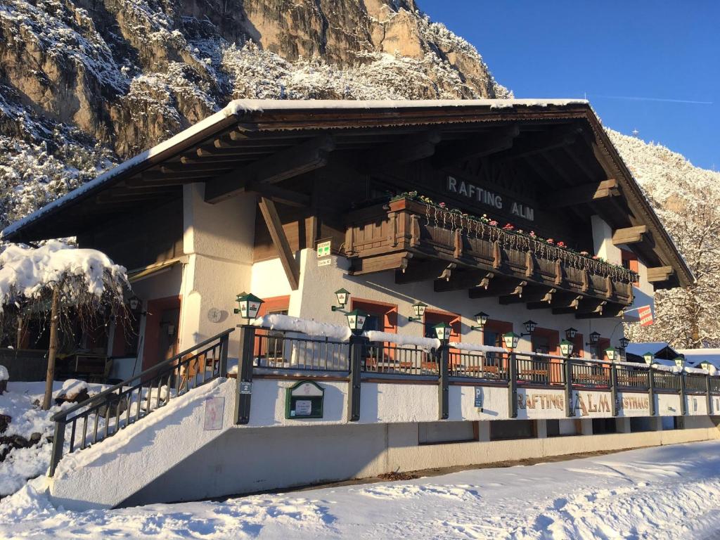 Gasthof Rafting Alm 전경