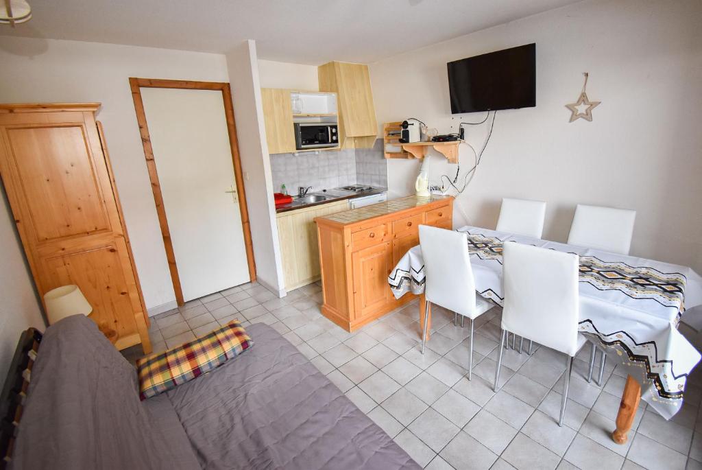 Le Pied des Pistes A13, Joli Studio tout confort 4 pers, vue vallée imprenable, DRAPS NON COMPRIS - 5