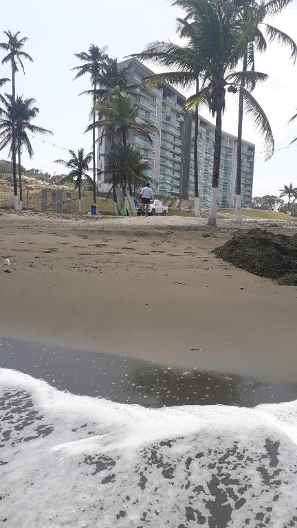 Apartamento en BalaBeach Mariachiquita in front of the beach 2hab photo