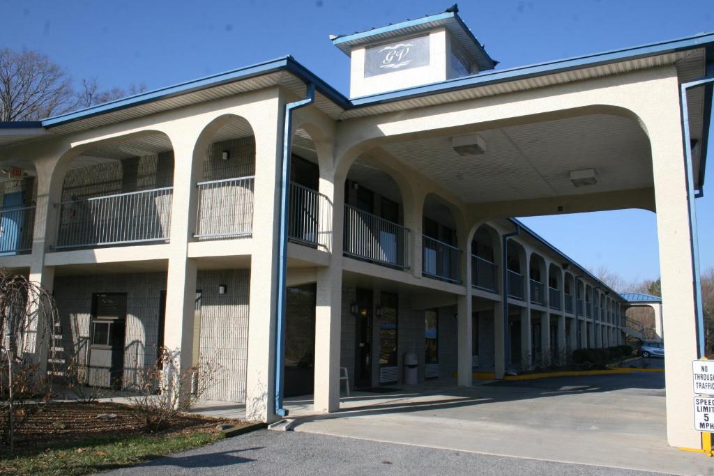 Grand Vista Hotel — Hotel in Helenwood