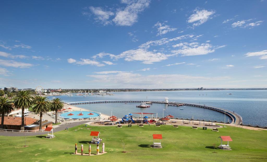 R Hotel Geelong photo