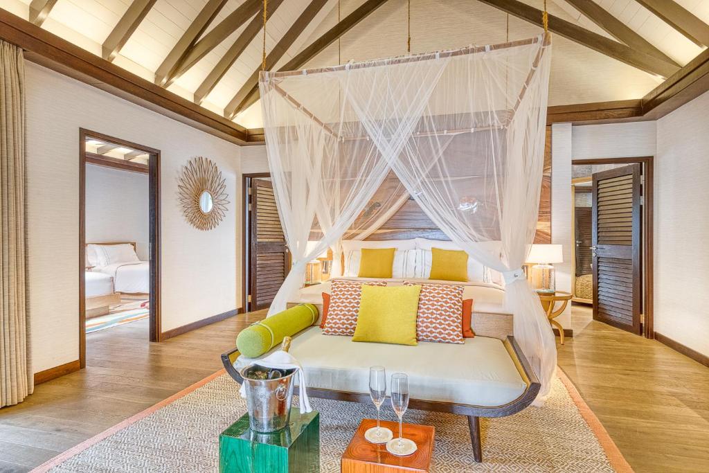 OZEN LIFE MAADHOO - Luxury All Inclusive with Free Transfers — Hotel rooms in Kaafu Atoll, Kaafu