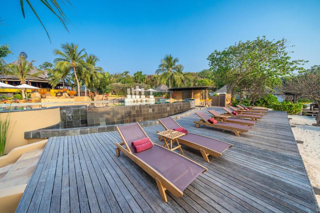 สระว่ายน้ำ