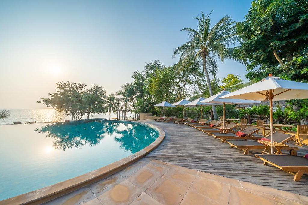 สระว่ายน้ำ