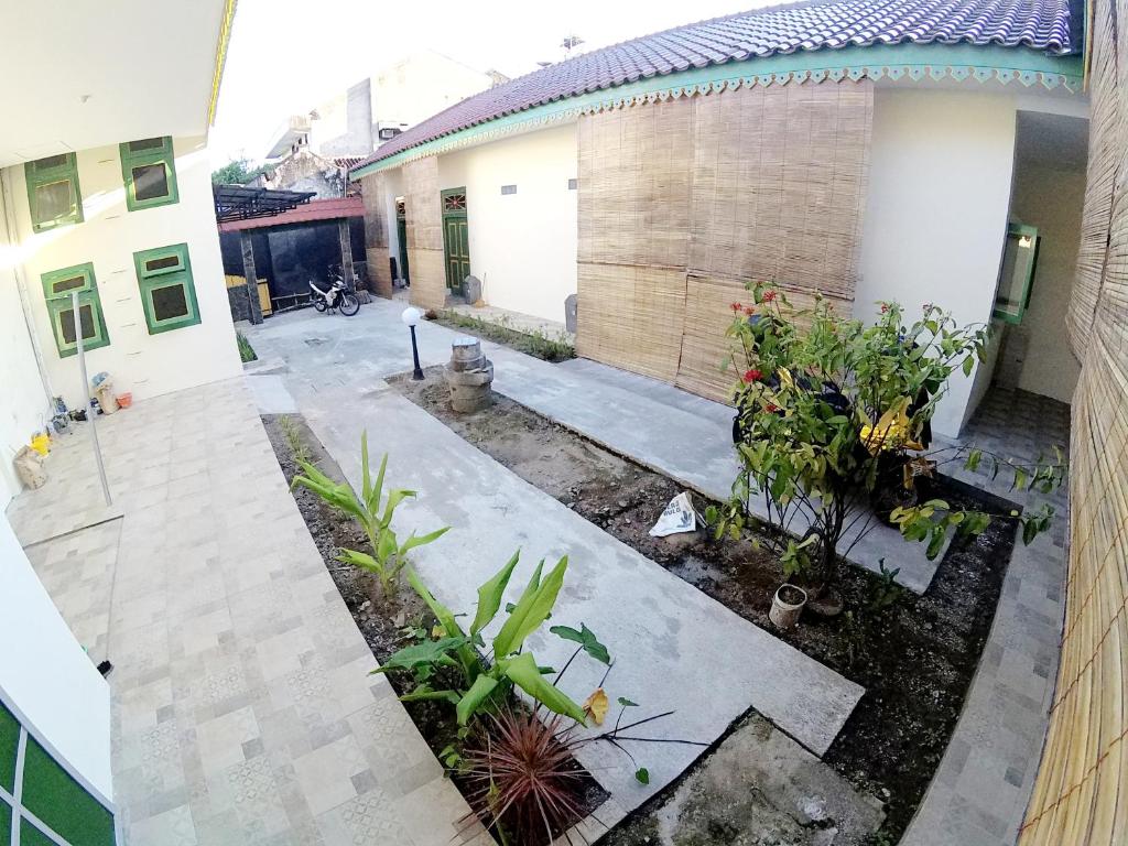 Ngadiwinatan Alleyway Guest House Jogja photo
