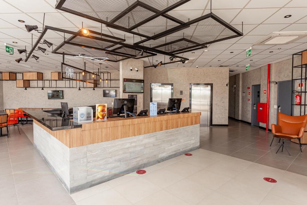 フロント・ロビー