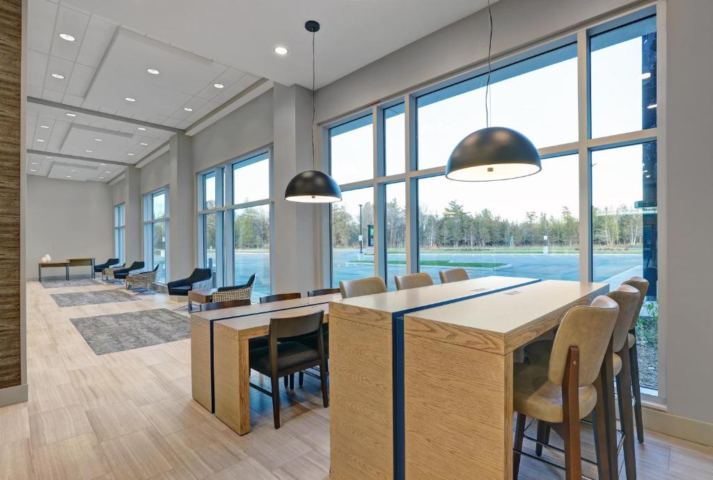 Candlewood Suites Kingston West - Gardiner Road photo