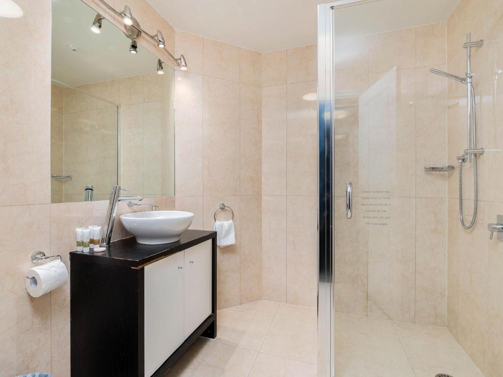 Central Luxury at 408 The Beacon photo