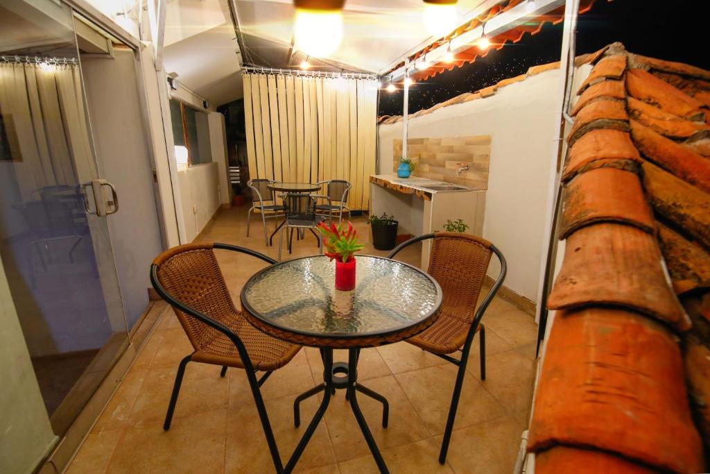 CASONA TORDO - A 3 Cdras de la Plaza - Habitaciones con bano privado photo