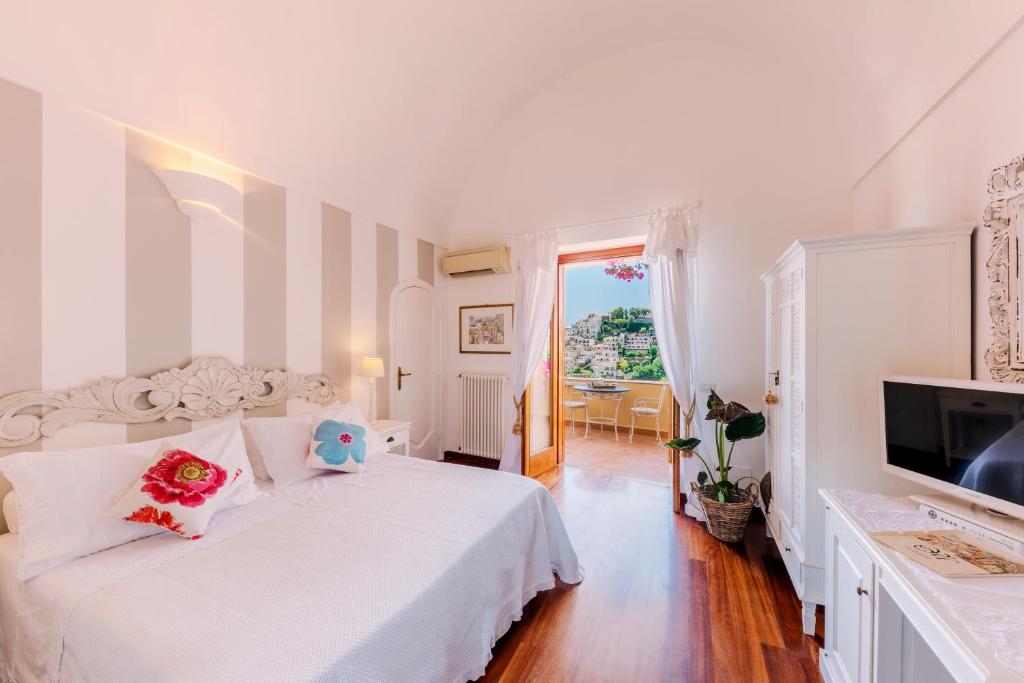 Villa Mary Suites photo