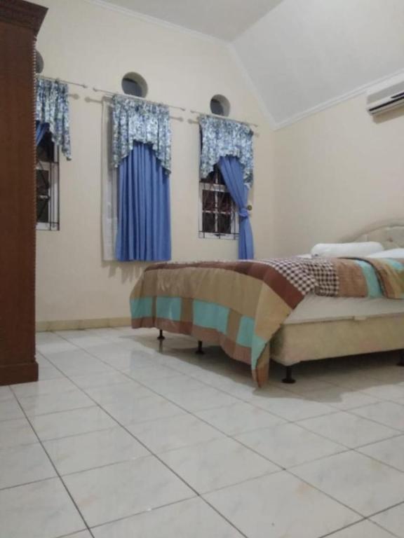 Villa Eindhoven Kota Bunga photo