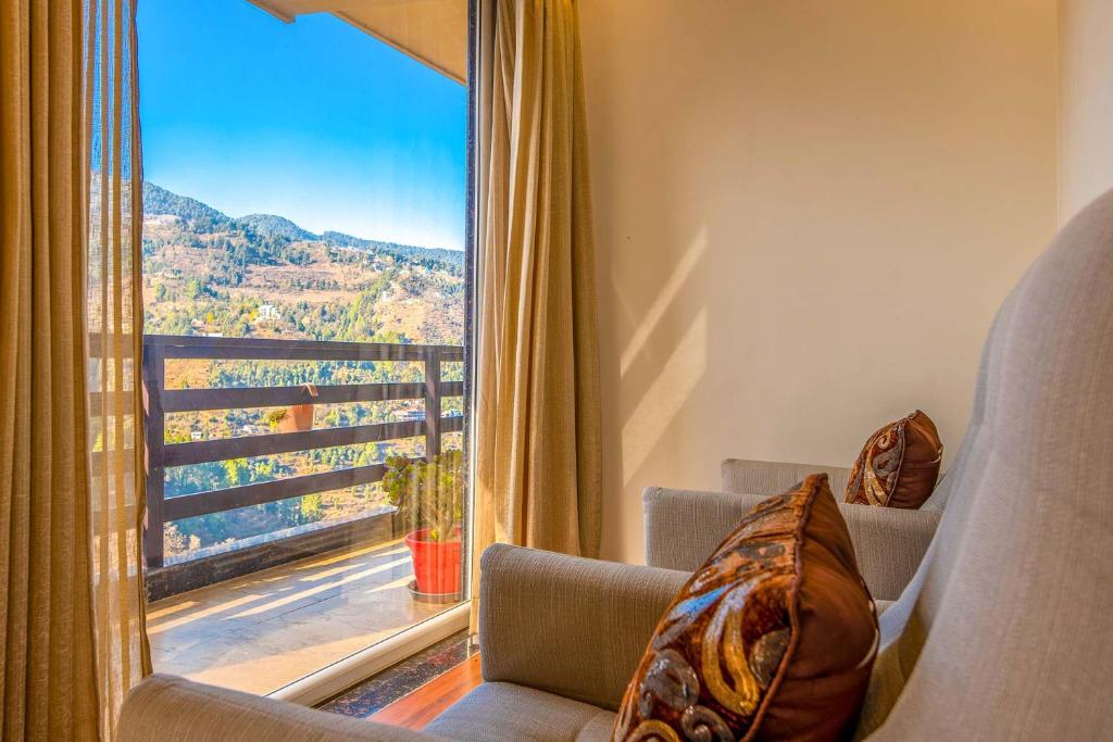 StayVista at Golden Bliss Cottage photo