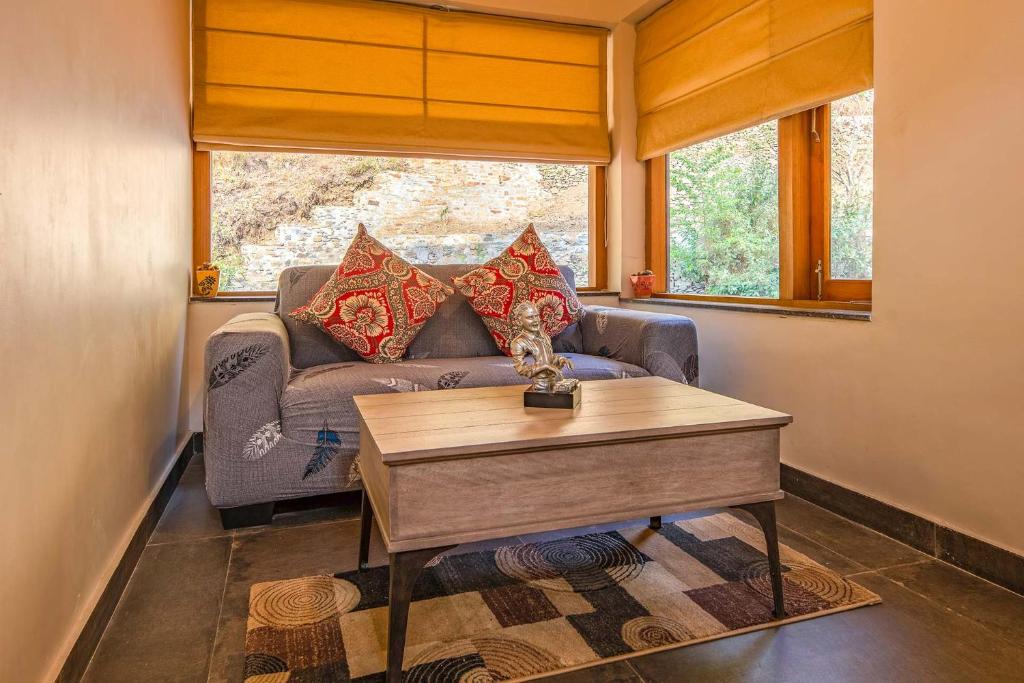StayVista at Golden Bliss Cottage photo