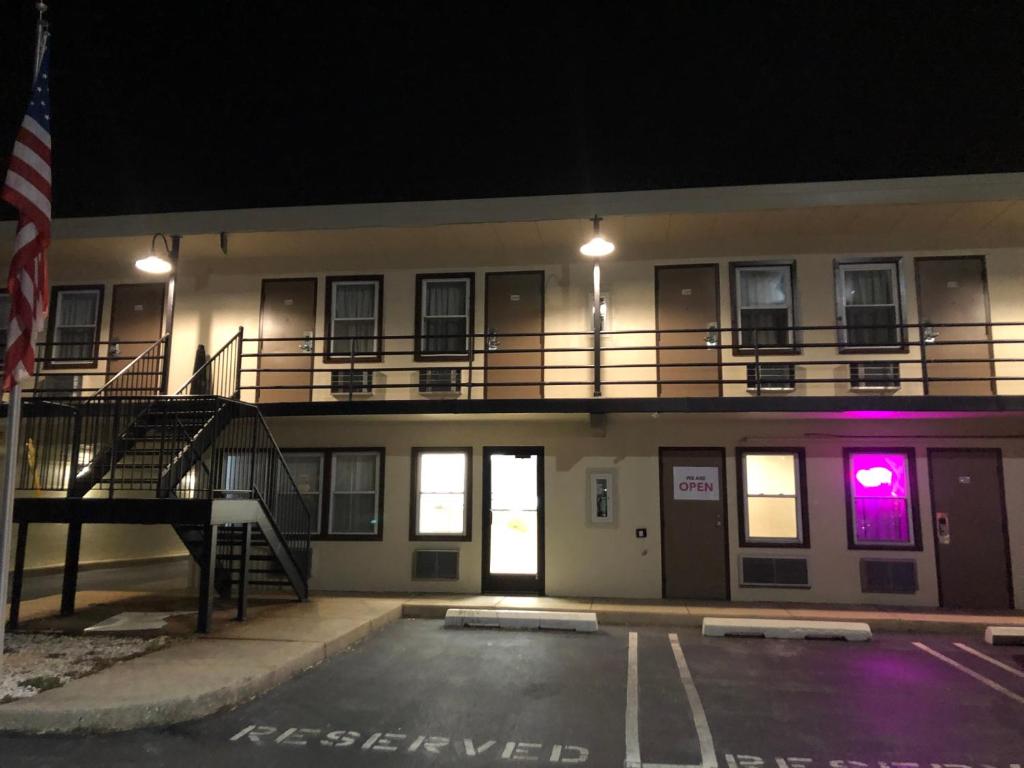 Trolley Stop Motel, Media Pa photo