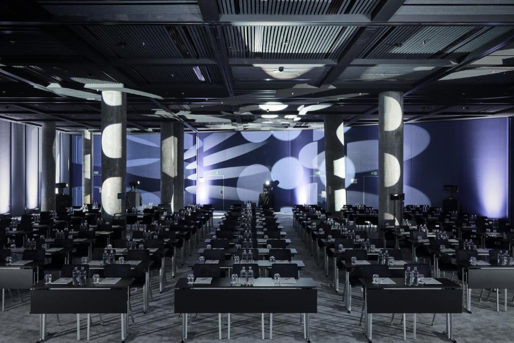 フロント・ロビー