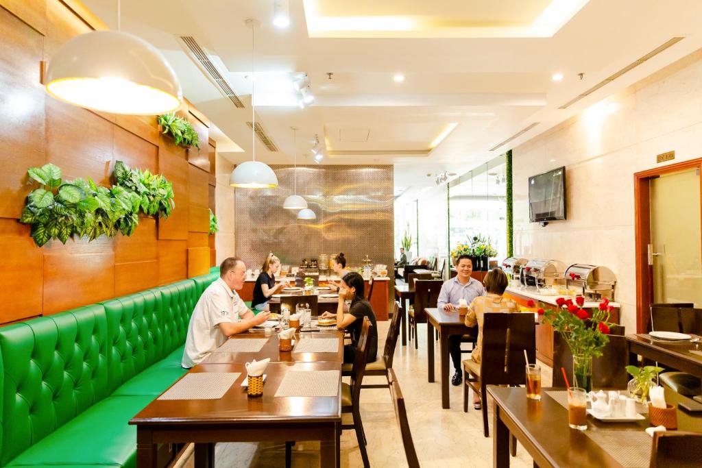 Food and beverages, White Lotus Hotel in Ho Chi Minh City
