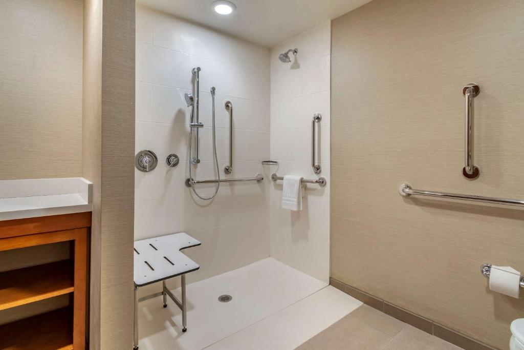 Comfort Suites Camp Hill-Harrisburg West photo