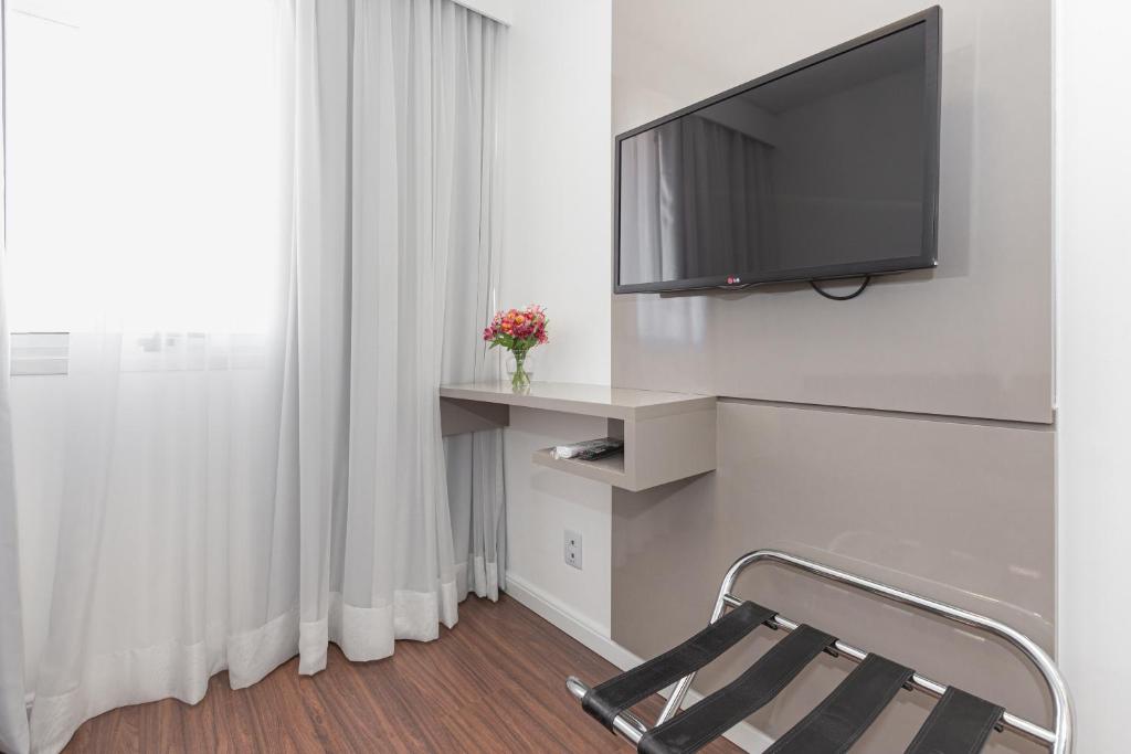 Shared lounge/TV area