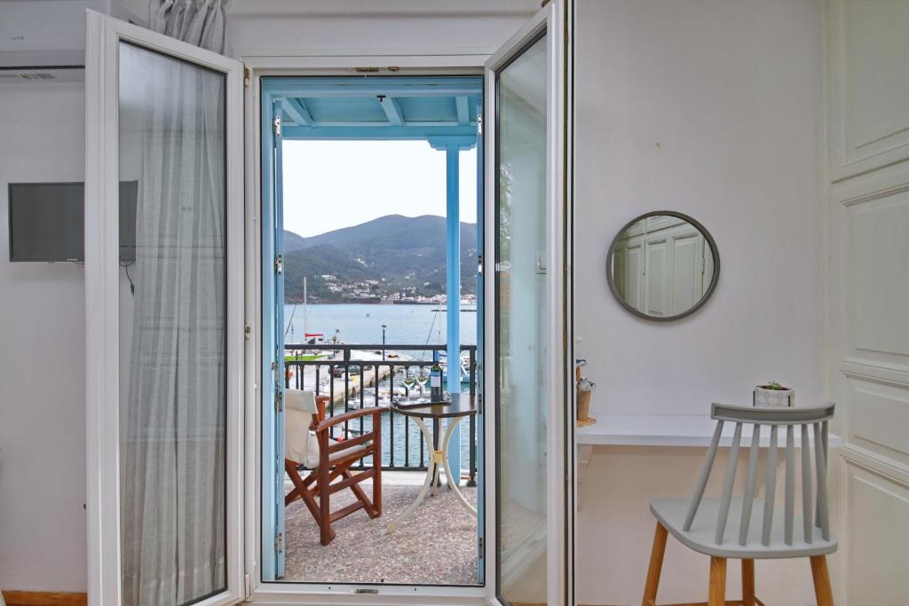 Molos House photo