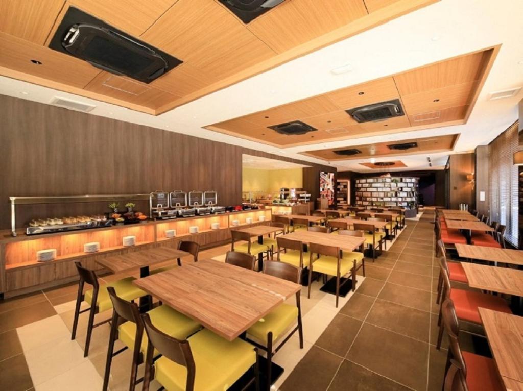 Quintessa Hotel Fukuoka Tenjin Comic and Books