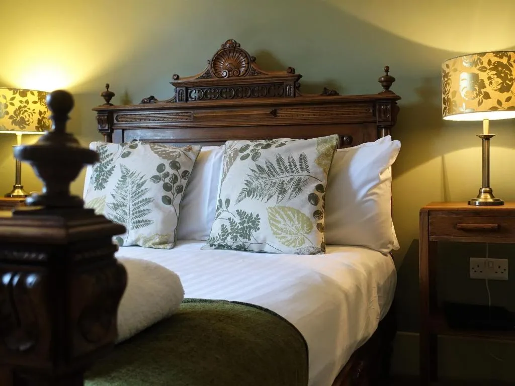 One Holyrood Hotel & Cafe, Hotel in Newport