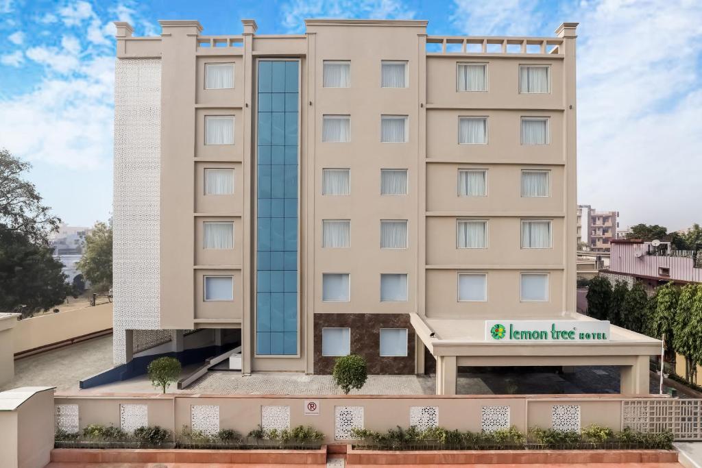 Lemon Tree Hotel Aligarh photo