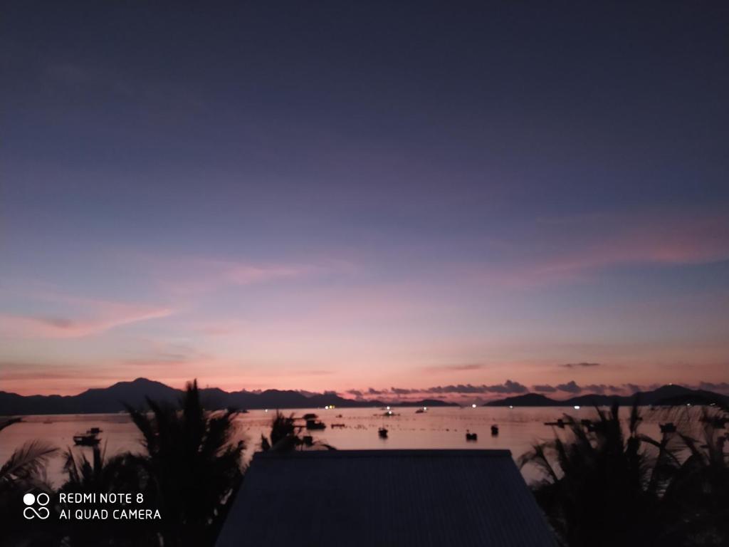 The Sunrise Anh Tu photo