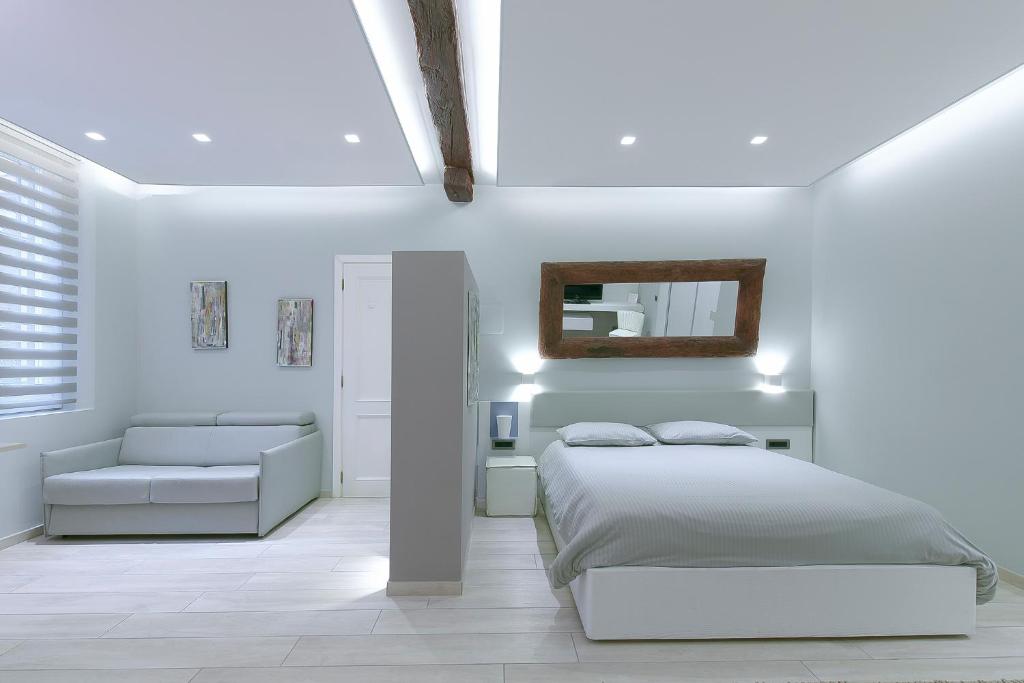 MANDRIA APARTMENTS 1 2 - 4
