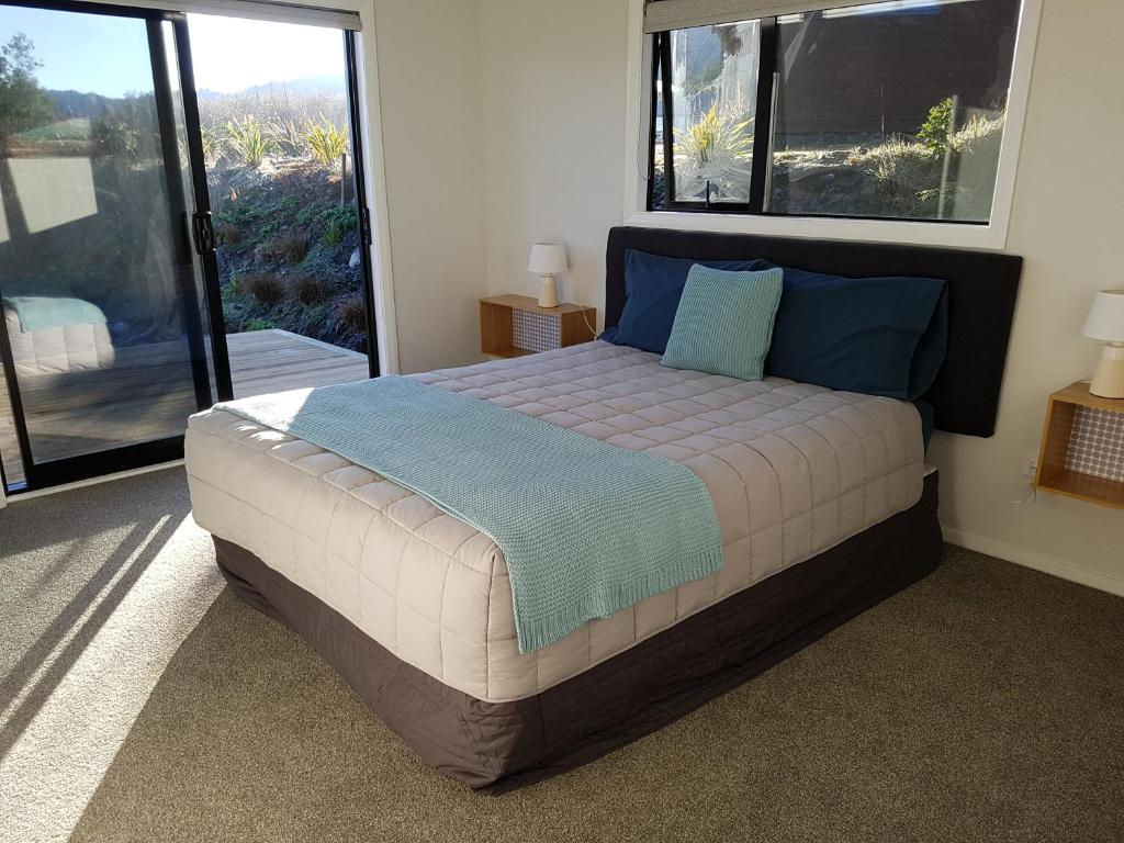 Stony Creek, 3 bedroom home, Franz Josef photo