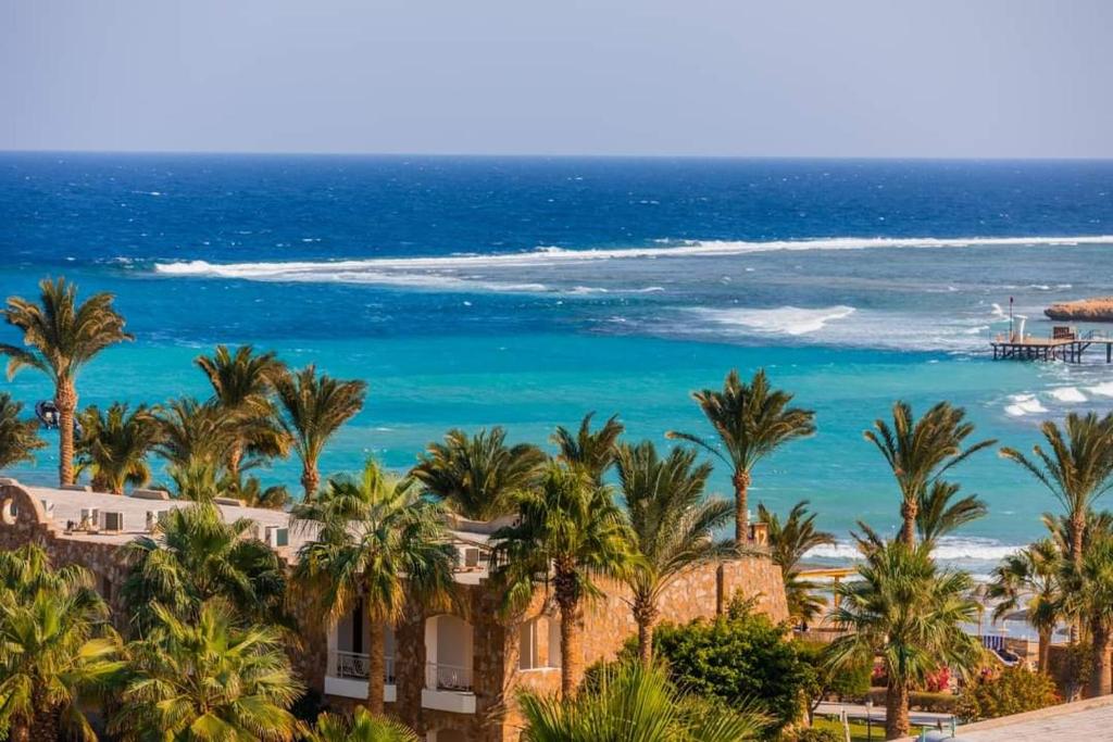 Brayka Bay Reef Resort — Hotel building in Marsa Alam, Red Sea