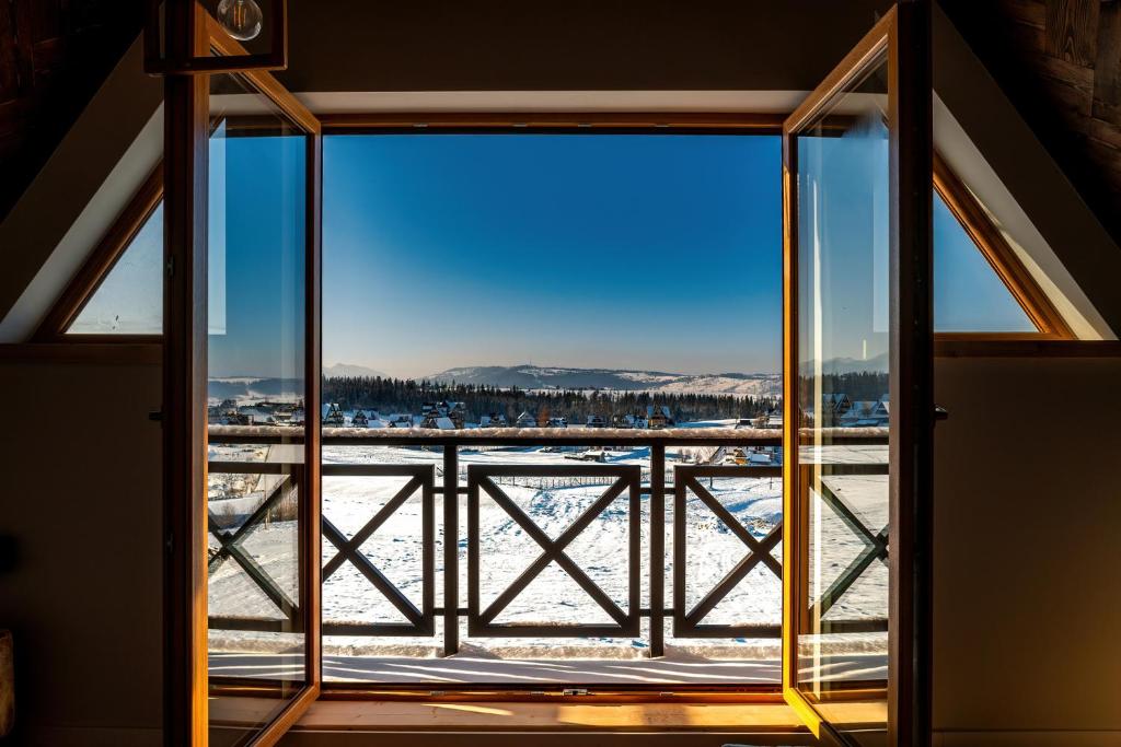 DOMEK W UBOCY z widokiem na Giewont "Jacuzzi i Sauna w ofercie dodatkowo platnej" photo