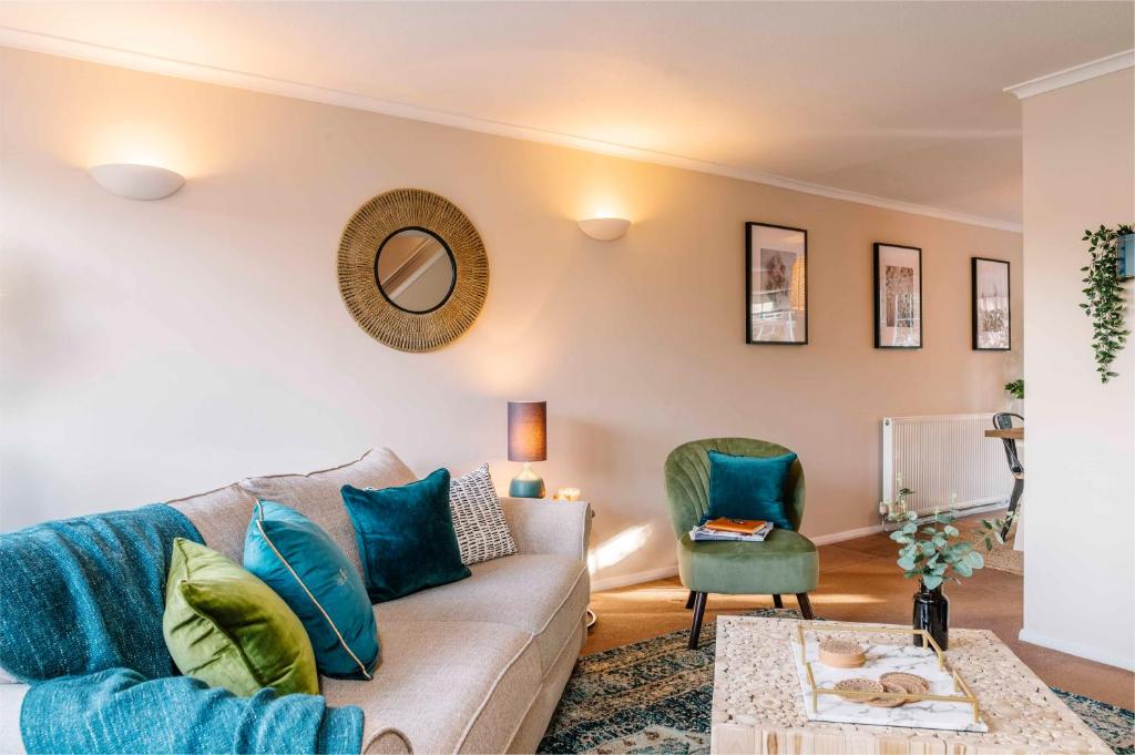 Castle Gate by Spa Town Property - Central Location with Large Living Space, Warwick