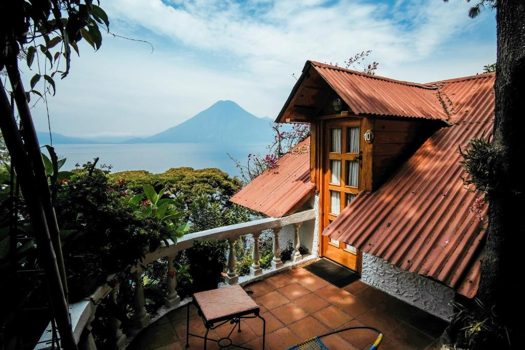 Hotel La Casa del Mundo — Hotel in Panajachel