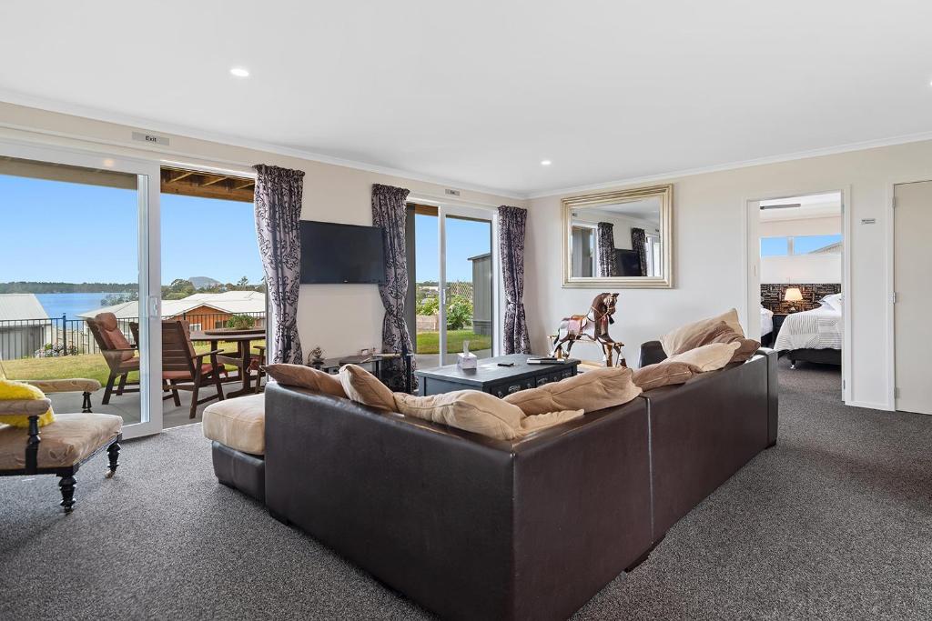 Omokoroa Sea View Apartment — Hotel in Omokoroa Beach