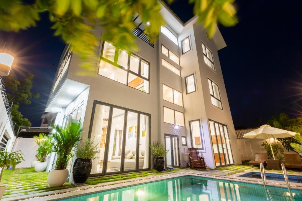 Palm Villa 31 (8 Phòng Ngủ) Khu Nghĩ Dưỡng Cao Cấp