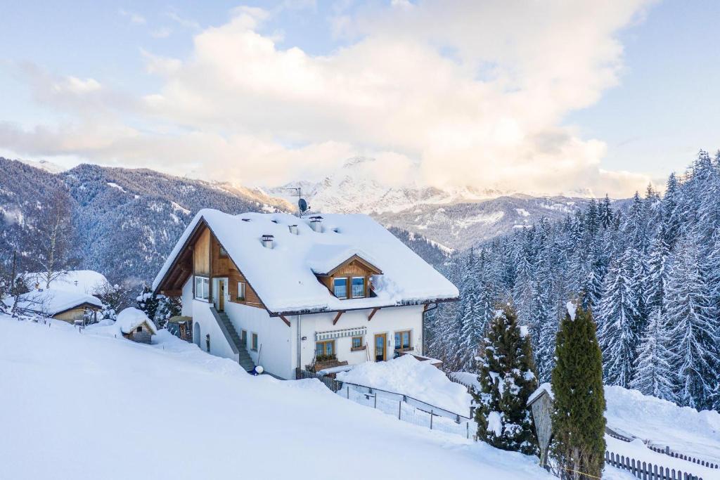 Haus Belodei - Apt B, San Martino in Badia