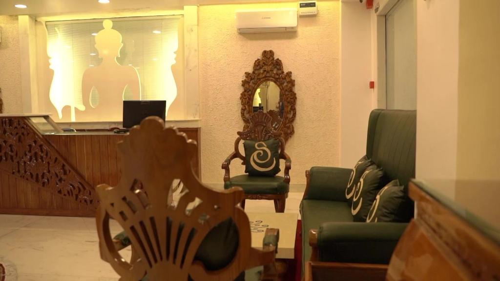 フロント・ロビー