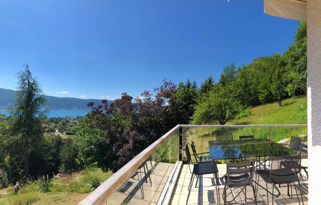 Vue exceptionnelle sur lac d'Annecy et Montagnes - 4