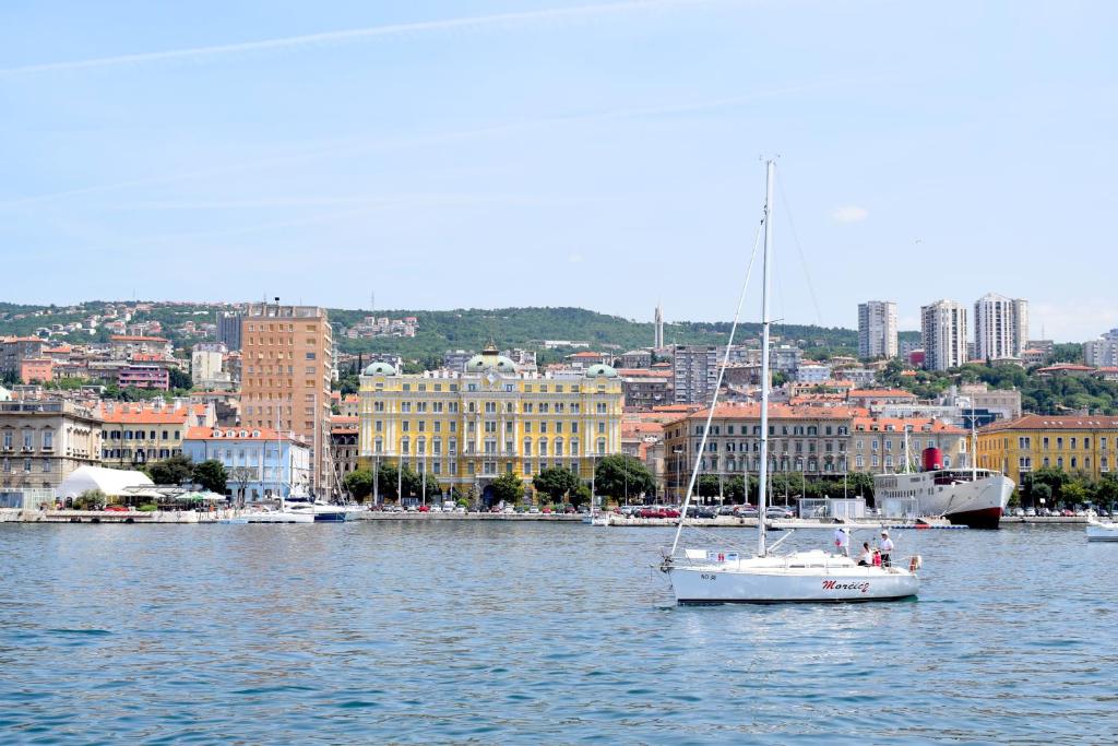 Apartment Dux with garden — Hotel in Rijeka