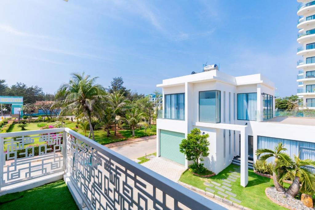 VILLA ARIA RESORT, THE SEA BY 10m,Bien va ho boi rieng