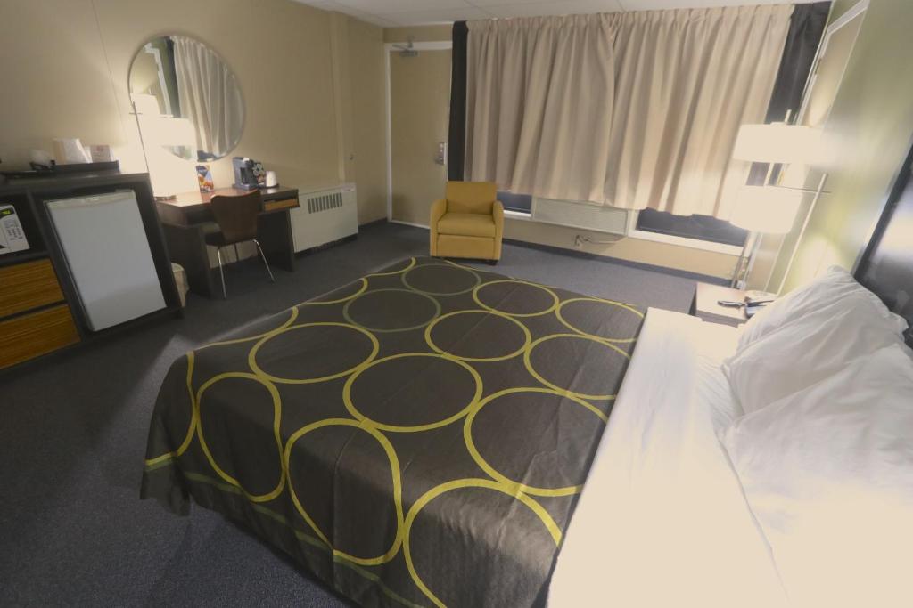 Super 8 by Wyndham Hearst ON photo