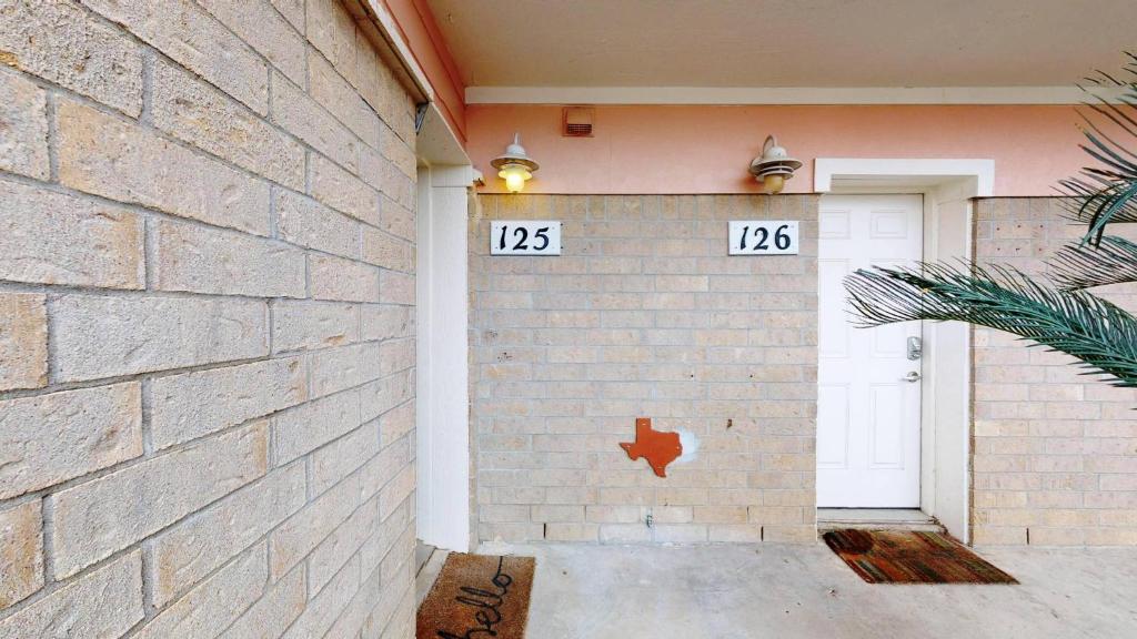 Popular attractions Area Nearby Property