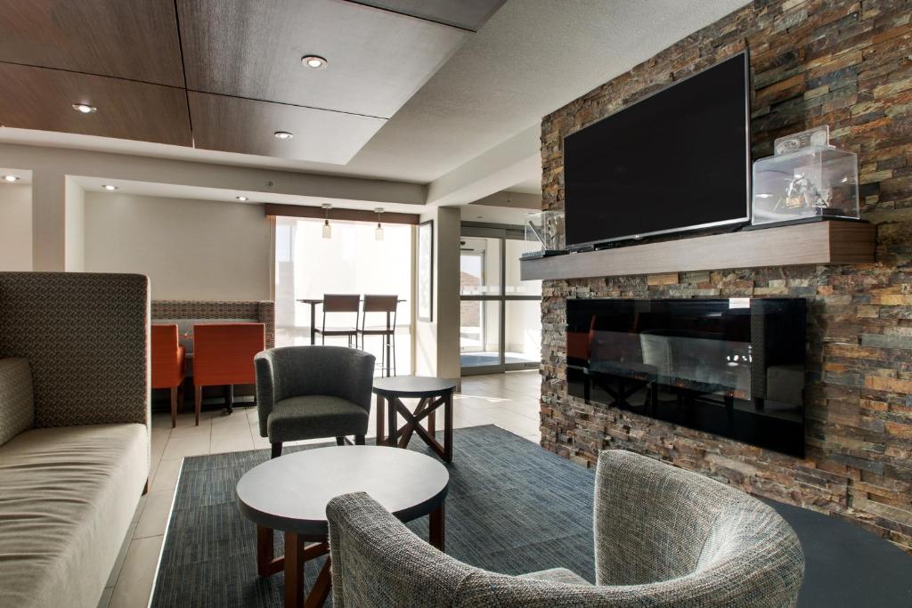 Holiday Inn Express & Suites Wapakoneta photo